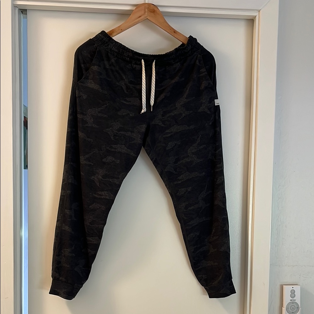 Vuori Black Camo Track Pants, Womens small
